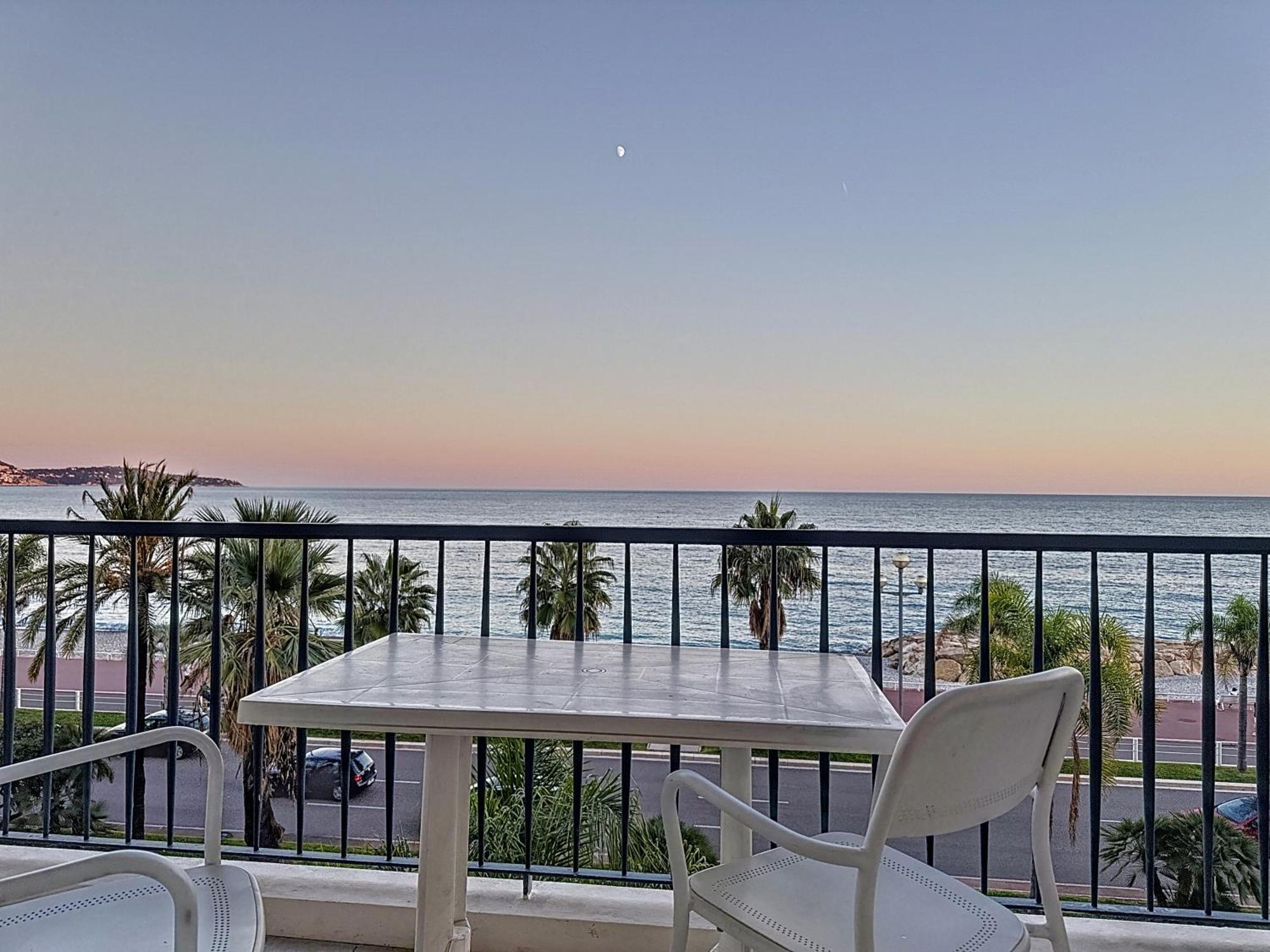 Seaview Promenade 2brs With Parking Appartement Nice